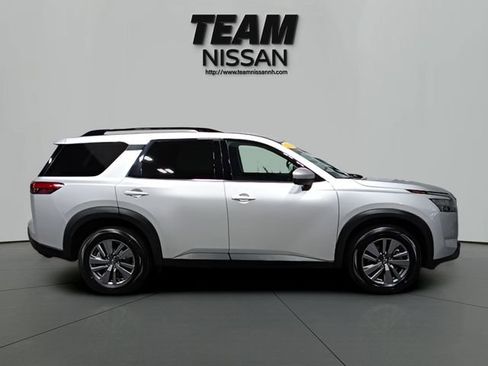 Certified 2025 Nissan Pathfinder SV AWD/4WD image 7
