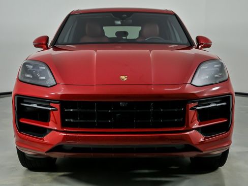 Used 2024 Porsche Cayenne image 5