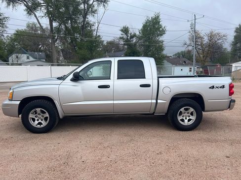 Used 2007 Dodge Dakota SLT w/ Trailer Tow Group AWD/4WD image 4