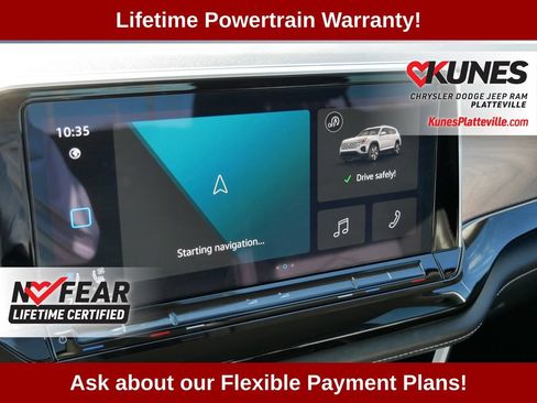 Used 2025 Volkswagen Atlas SE AWD/4WD image 23