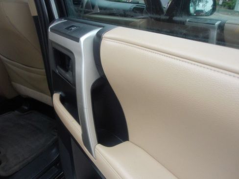 Used 2010 Toyota 4Runner SR5 RWD image 30