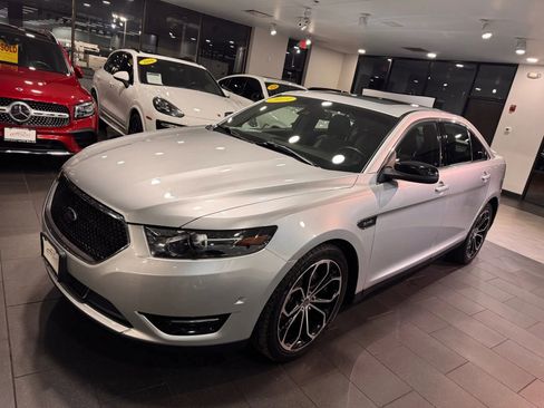 Used 2013 Ford Taurus SHO image 2