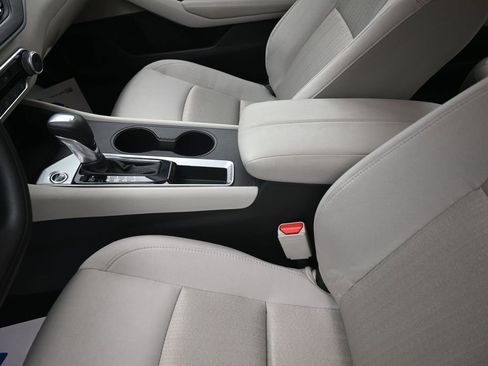 Used 2025 Nissan Altima 2.5 SV FWD image 21