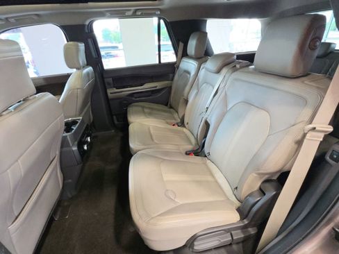Used 2019 Ford Expedition Limited w/ Equipment Group 301A AWD/4WD image 34