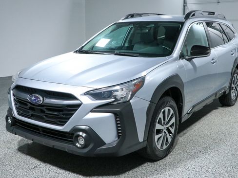 Used 2023 Subaru Outback Premium AWD/4WD image 31