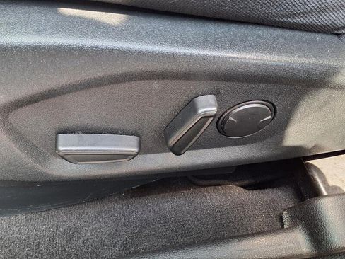 Used 2019 Ford Explorer XLT AWD/4WD image 19