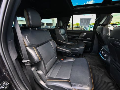 Used 2025 Ford Expedition Tremor AWD/4WD image 30