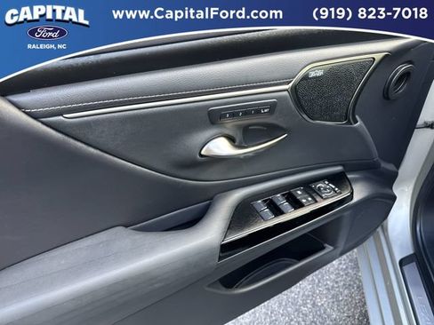 Used 2022 Lexus ES 350 Ultra Luxury w/ Accessory Package 2 FWD image 19