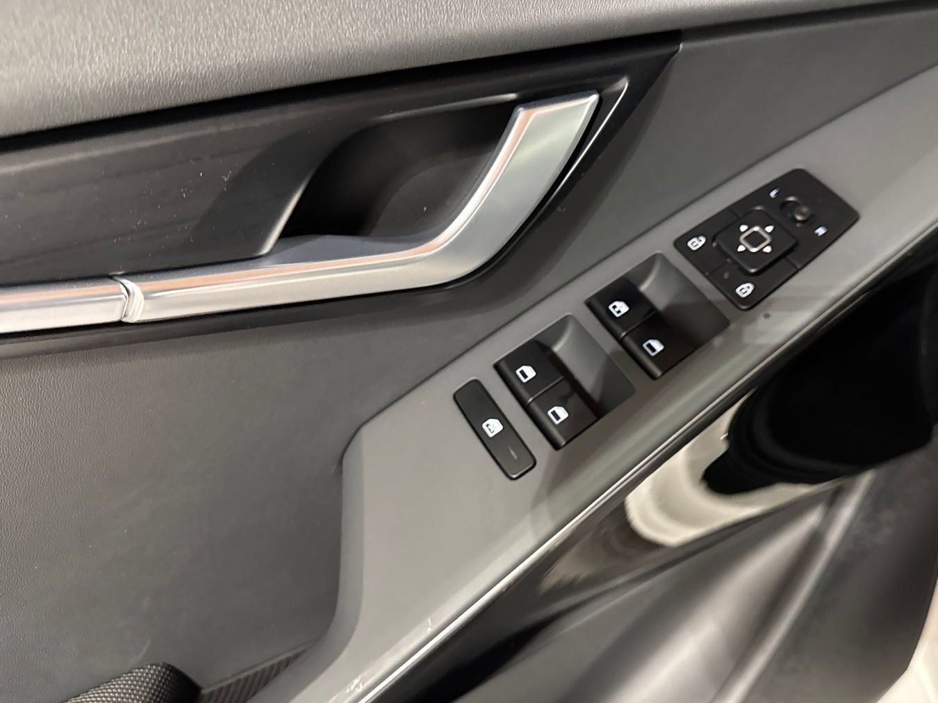 New 2026 Kia Niro Wind w/ Wind Preserve Package FWD image 12