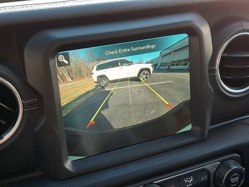 Used 2022 Jeep Gladiator Overland w/ Popular Equipment Package image 19