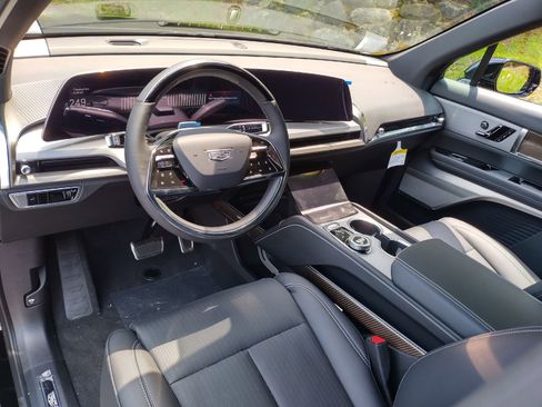 New 2026 Cadillac Vistiq Sport image 10