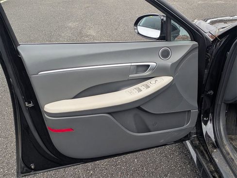 Certified 2024 Hyundai Sonata SEL w/ Convenience Package image 8