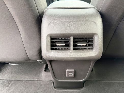 Used 2023 Chevrolet Equinox LT image 35