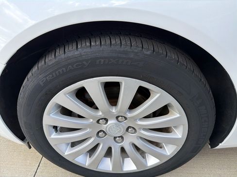 Used 2012 Buick Regal Leather FWD image 9