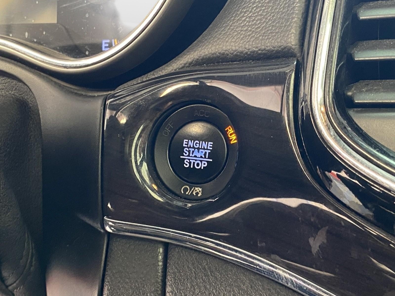 Used 2019 Jeep Grand Cherokee Overland AWD/4WD image 24
