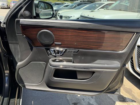 Used 2015 Jaguar XJ L Portfolio image 18
