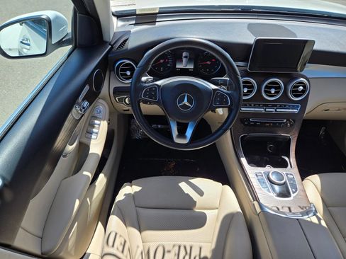 Used 2019 Mercedes-Benz GLC 300 4MATIC image 17