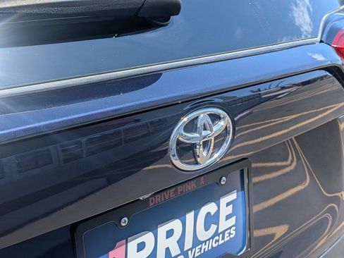 Used 2025 Toyota RAV4 XLE FWD image 30