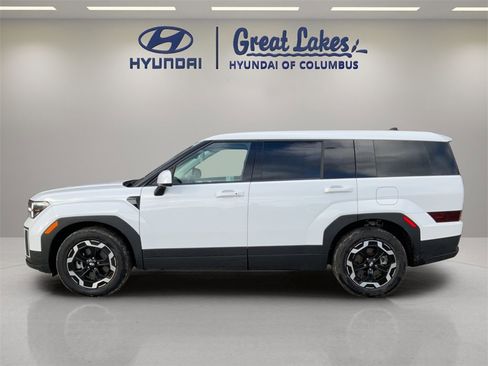 Used 2024 Hyundai Santa Fe SE image 2