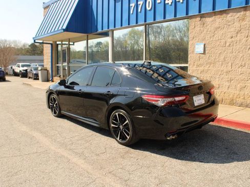 Used 2019 Toyota Camry XSE image 5