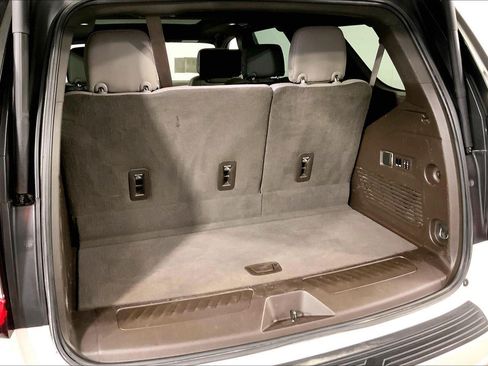 Used 2021 GMC Yukon SLT w/ SLT Luxury Plus Package AWD/4WD image 4