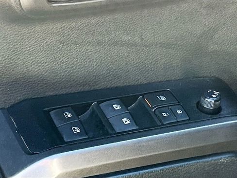 Used 2022 Toyota Tacoma TRD Off-Road w/ Technology Package image 16