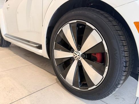 Used 2013 Volkswagen Beetle 2.0T image 4