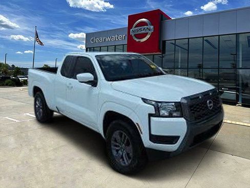 Used 2025 Nissan Frontier SV RWD image 1