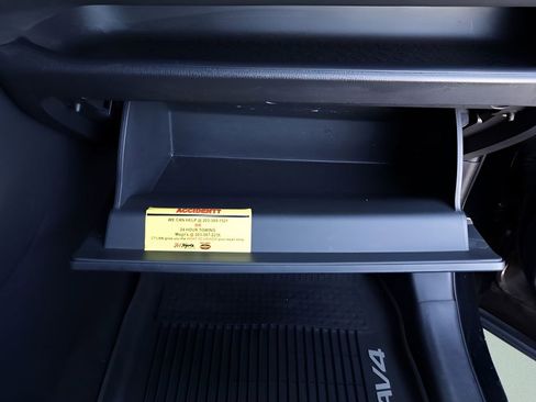 Certified 2020 Toyota RAV4 XLE w/ All Weather Liner Package image 38