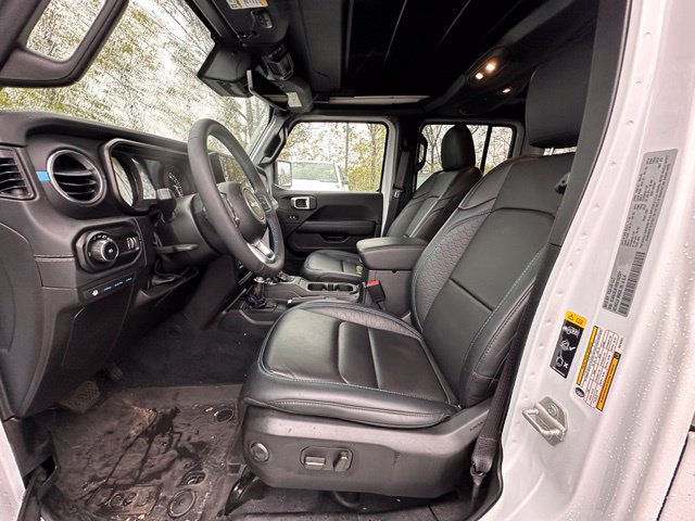 Used 2024 Jeep Wrangler High Altitude AWD/4WD image 22