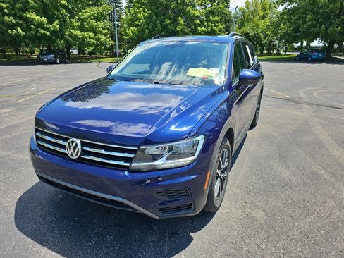 Used 2021 Volkswagen Tiguan SE w/ Panoramic Sunroof Package AWD/4WD image 2