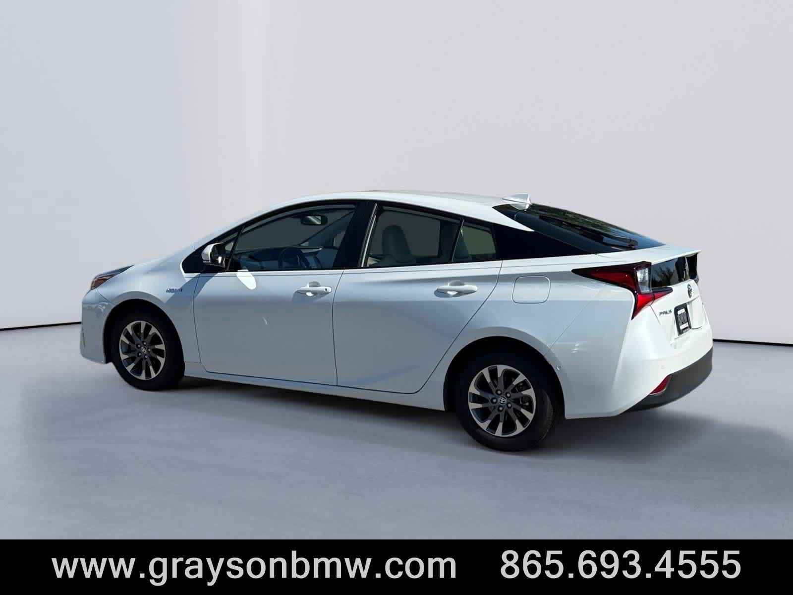 Used 2022 Toyota Prius Limited w/ Premium Convenience Package FWD image 5