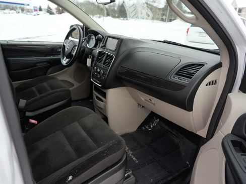 Used 2017 Dodge Grand Caravan SE w/ Power Window Group image 29