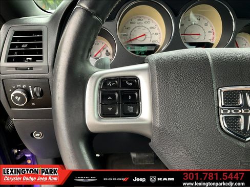 Used 2014 Dodge Challenger R/T RWD image 11