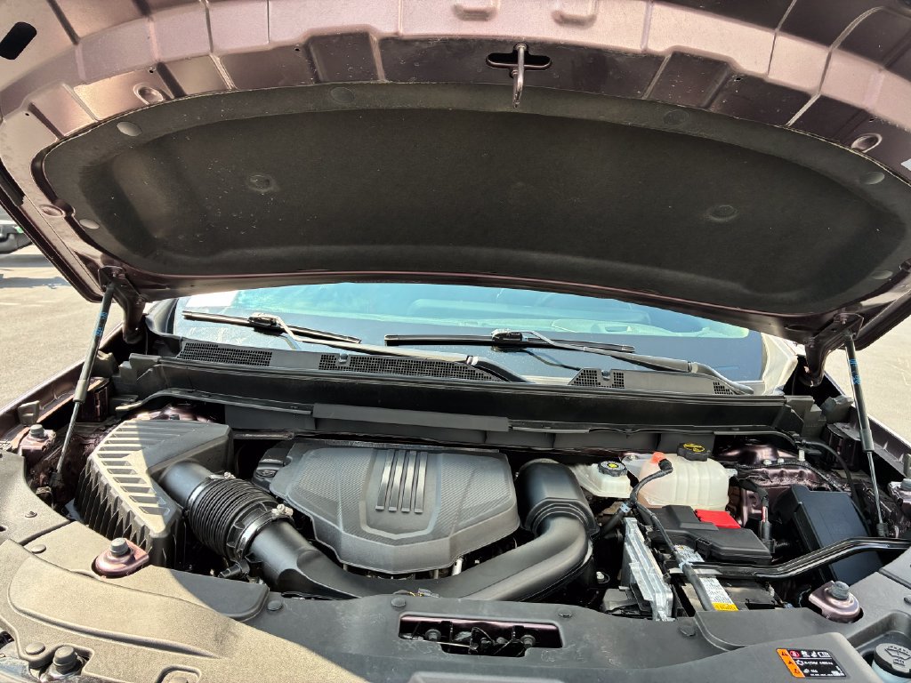 Used 2024 Chevrolet Traverse RS FWD image 25