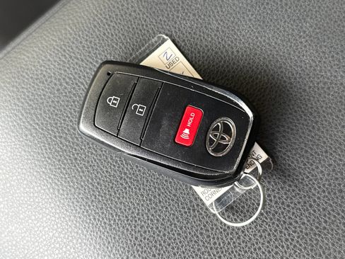 Used 2024 Toyota Tacoma TRD Sport AWD/4WD image 21