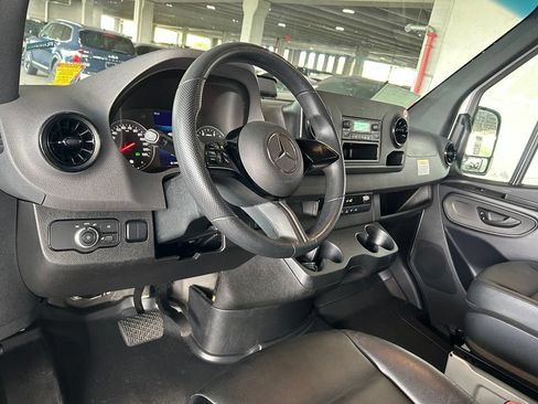 Used 2025 Mercedes-Benz Sprinter 2500 image 11