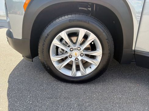 Used 2023 Chevrolet TrailBlazer LS FWD image 25