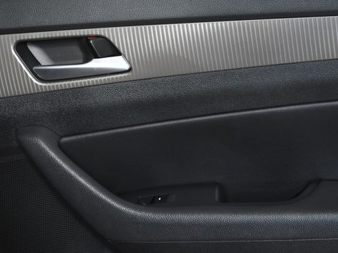 Used 2019 Hyundai Sonata Limited image 25