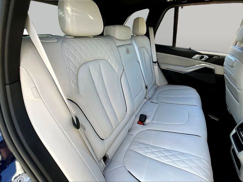 Used 2026 BMW X5 sDrive40i w/ Executive Package RWD image 19