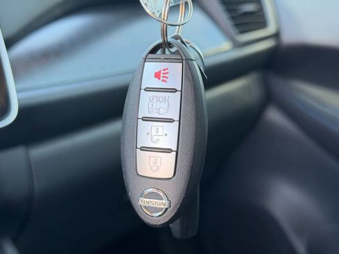 Certified 2019 Nissan Leaf SV w/ SV Technology Package image 30