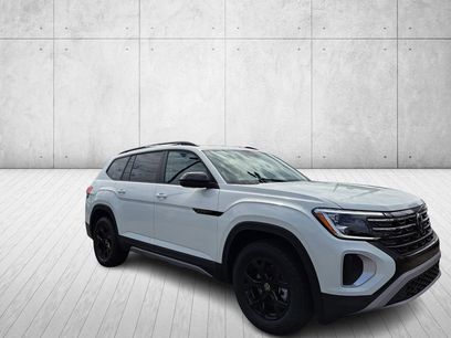 New 2025 Volkswagen Atlas Peak Edition SE
