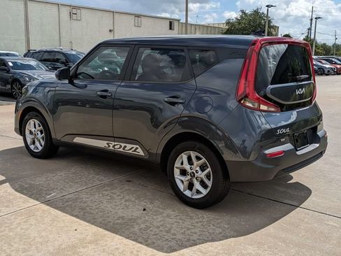 Used 2022 Kia Soul LX w/ Technology Package FWD image 8