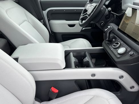 New 2025 Land Rover Defender 130 S image 15
