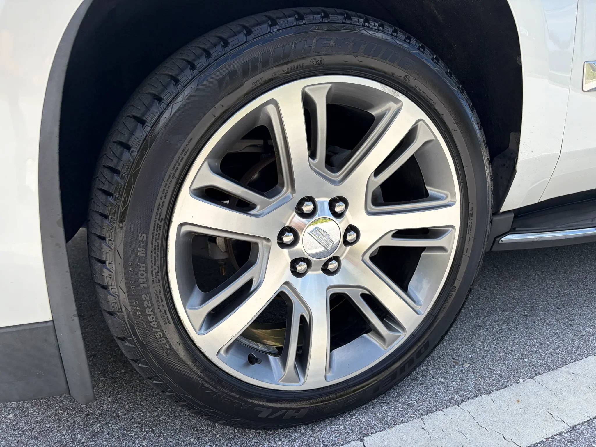 Used 2016 Cadillac Escalade Luxury RWD image 11