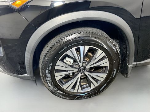 Used 2023 Nissan Rogue SV FWD image 13