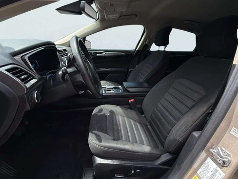 Used 2019 Ford Fusion SE FWD image 15