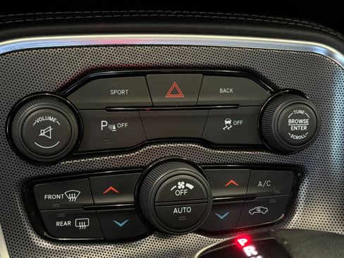Used 2016 Dodge Challenger R/T RWD image 20