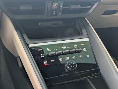 Used 2024 Porsche Macan 4 Electric image 25