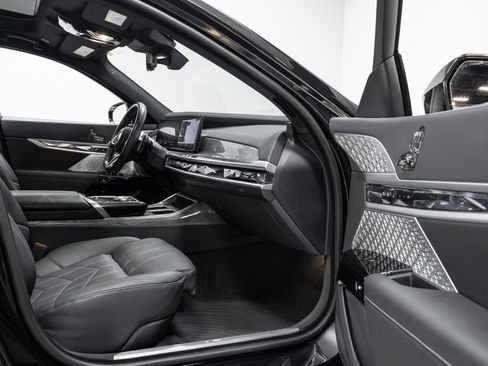 Used 2023 BMW 760i xDrive w/ Executive Package image 63